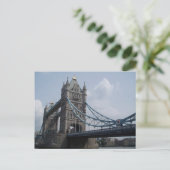 Carte postale Tower Bridge (Debout devant)
