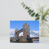 Carte Postale Tower Bridge - Londres (Debout devant)