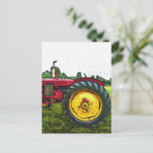 Carte Postale Tracteur agricole rouge et jaune (Debout devant)