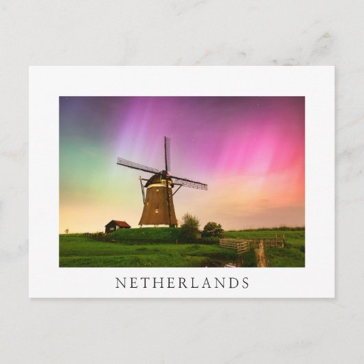 Carte Postale Traditional windmill under the Northern Lights (Devant)