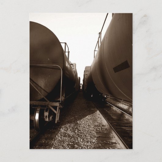 Carte postale ~ TRAIN YARD THE LONG HALLWAY CARS (Devant)
