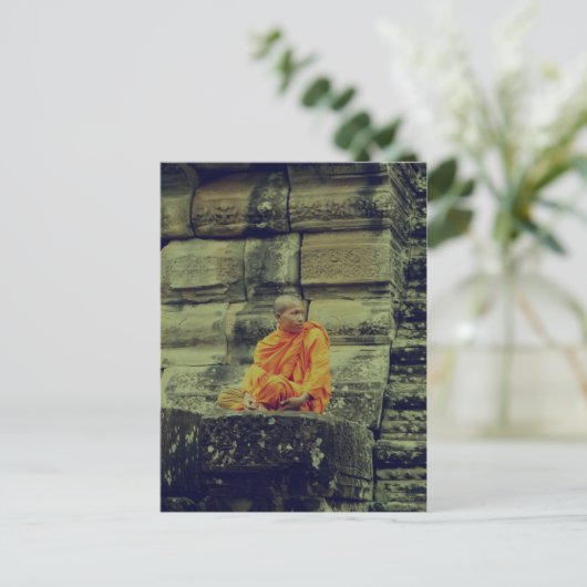 Carte Postale Transformé en moine (Debout devant)
