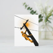 Carte Postale Travailleur électricien de la ligne électrique (Debout devant)