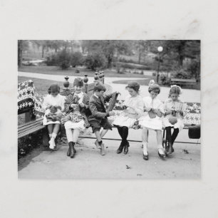 Carte Postale Tricot patriotique Bee, début des années 1900