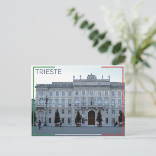 Carte Postale Trieste - Italie (Debout devant)