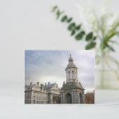 Carte Postale Trinity College Dublin (Debout devant)