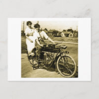 Triomphe de l'amour Rencontre sur une moto Vintage