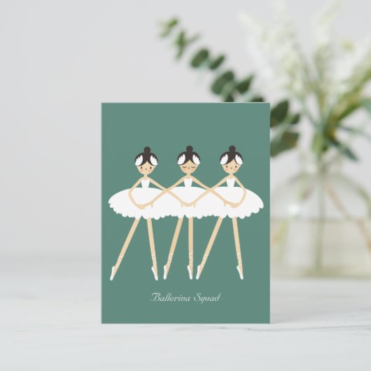 Carte Postale Trois Ballerinas mignonnes, Robes blanches (Debout devant)