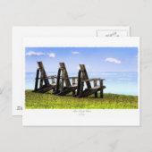 Carte Postale Trois chaises solitaires (Devant / Derrière)