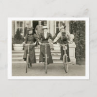 Trois femmes à vélo, début des années 1900 (photo