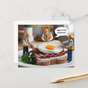 Carte Postale Trois travailleurs de la construction amusants qui