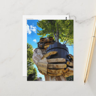 Carte Postale Troll tenant un arbre pour protéger la nature