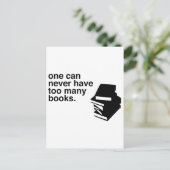 Carte Postale trop de livres (Debout devant)