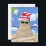 Carte postale Tropical Christmas Sand Snowman<br><div class="desc">Sable de Noël tropical bonhomme de neige avec casquette rayé rouge et blanc et lunettes de soleil vert sur le sable. Le nom de famille peut être modifié ou supprimé.</div>