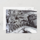 Carte Postale Troupes de la Seconde Guerre mondiale débarquant, (Devant / Derrière)
