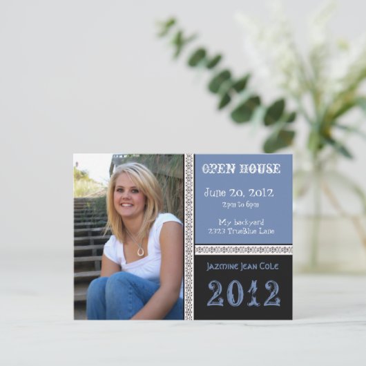 Carte postale True blue Open House (Debout devant)