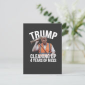 Carte Postale Trump Cleaning up 4 Years of Mess Garbage Can (Debout devant)