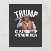 Carte Postale Trump Cleaning up 4 Years of Mess Garbage Can (Devant)