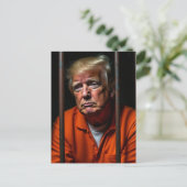 Carte Postale Trump est coupable en prison (Debout devant)