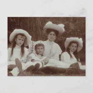 Carte Postale Tsarina de Russie, Maria, Anastasia & Alexis