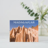 Carte Postale Tsingy rouge de Madagascar (Debout devant)