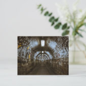 Carte Postale tunnel souterrain sombre (Debout devant)