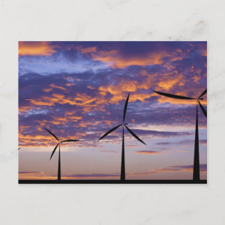 Carte Postale Turbine de moulin à vent au coucher du soleil