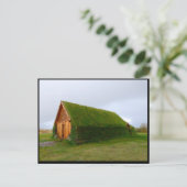 Carte Postale Turf House islandais (Debout devant)