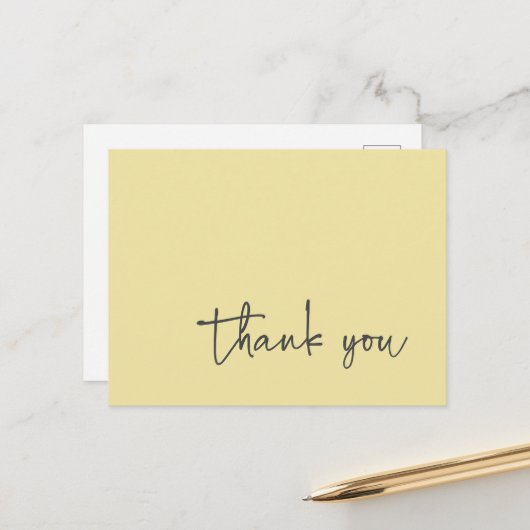 Carte Postale Typographie de script décontracté Merci jaune citr (Devant/Arrière en situation)