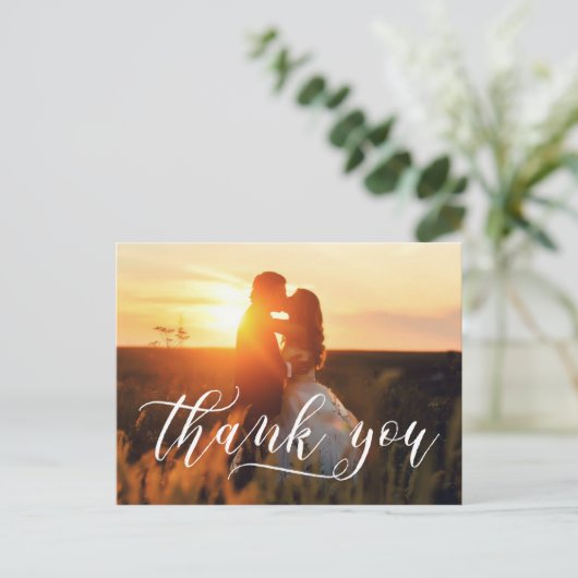 Carte Postale Typographie de script élégante | MERCI MARIAGE (Debout devant)