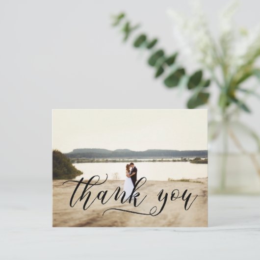 Carte Postale Typographie de script élégante | MERCI MARIAGE (Debout devant)