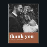 Carte Postale Typographie rétro Gras Terracotta Mariage Merci<br><div class="desc">Envoyez des remerciements à votre famille et à vos amis avec cette carte postale personnalisée. Il dispose d'une typographie rétro et audacieuse et d'une icône cardiaque. Ce carte de remerciements en terre cuite sera parfait pour divers événements tels que mariages et diplômes. Personnalisez en ajoutant vos photos préférées. Disponible sous...</div>