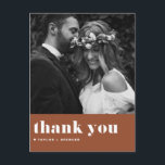 Carte Postale Typographie rétro Gras Terracotta Mariage Merci<br><div class="desc">Envoyez des remerciements à votre famille et à vos amis avec cette carte postale personnalisée. Il dispose d'une typographie rétro et audacieuse et d'une icône cardiaque. Ce carte de remerciements en terre cuite sera parfait pour divers événements tels que mariages et diplômes. Personnalisez en ajoutant vos photos préférées. Disponible sous...</div>