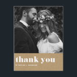 Carte Postale Typographie rétro Kraft Papier Mariage Merci<br><div class="desc">Envoyez des remerciements à votre famille et à vos amis avec cette carte postale personnalisée. Il présente une typographie rétro et audacieuse, une icône cardiaque et un arrière - plan en papier imitation kraft. Ce carte de remerciements rustique sera parfait pour des événements divers comme des mariages et des diplômes....</div>