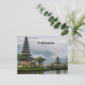 Carte Postale Ulun Danu Beratan Temple Bali Indonésie (Debout devant)
