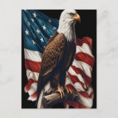 Carte Postale Un aigle chauve perché sur un drapeau américain qu (Devant)