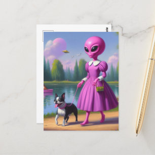 Carte Postale Un Alien Rose Marche Son Boston Terrier