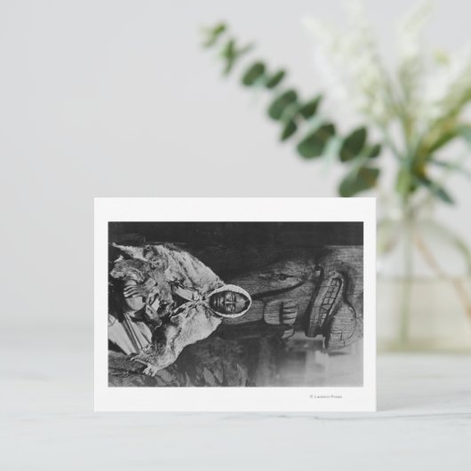 Carte Postale Un ancien médecin indien en sorcière en Alaska Pho (Debout devant)