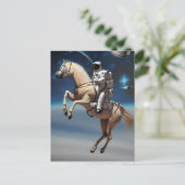 Carte Postale Un astronaute à cheval dans l'espace (Debout devant)