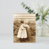 Carte Postale Un baiser volé (Debout devant)