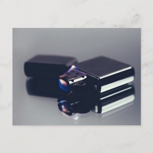 Carte Postale Un briquet Zippo. Art (Devant)