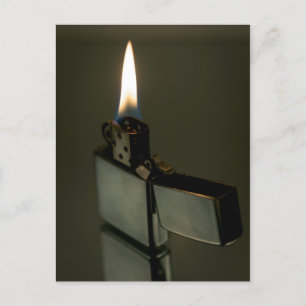 Carte Postale Un briquet Zippo. Art