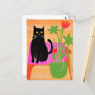 Carte Postale Un chat noir avec des plantes ménagères est assis