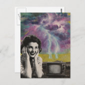 Carte Postale Un collage électrisant d'une femme ciel violet (Devant / Derrière)