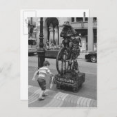 Carte Postale Un garçon à Barcelone (Devant / Derrière)