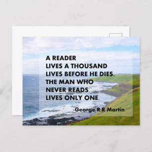Carte Postale Un lecteur vit mille vies avant de mourir.