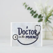 Carte Postale Un médecin en devenir (Debout devant)
