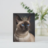 Carte Postale Un mignon chat siamois avec collier Pearl et couro (Debout devant)