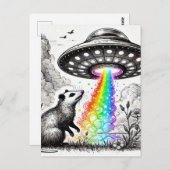 Carte Postale Un opossum avec quelques oiseaux et un OVNI (Devant / Derrière)