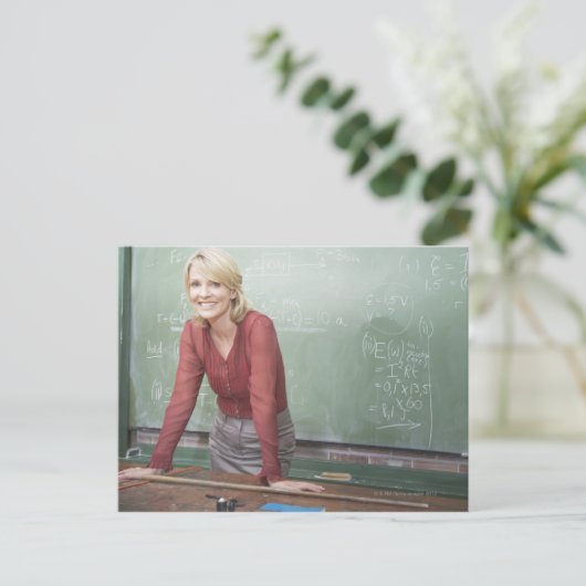 Carte Postale Un professeur d'école (Debout devant)